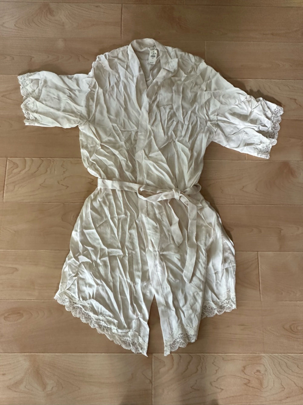 Aerie Off-Duty Satin Robe in cream size medium NWT - Picture 5 of 13